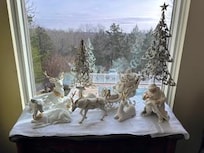 Every nook and cranny had beautiful Christmas decorations to brighten your day.