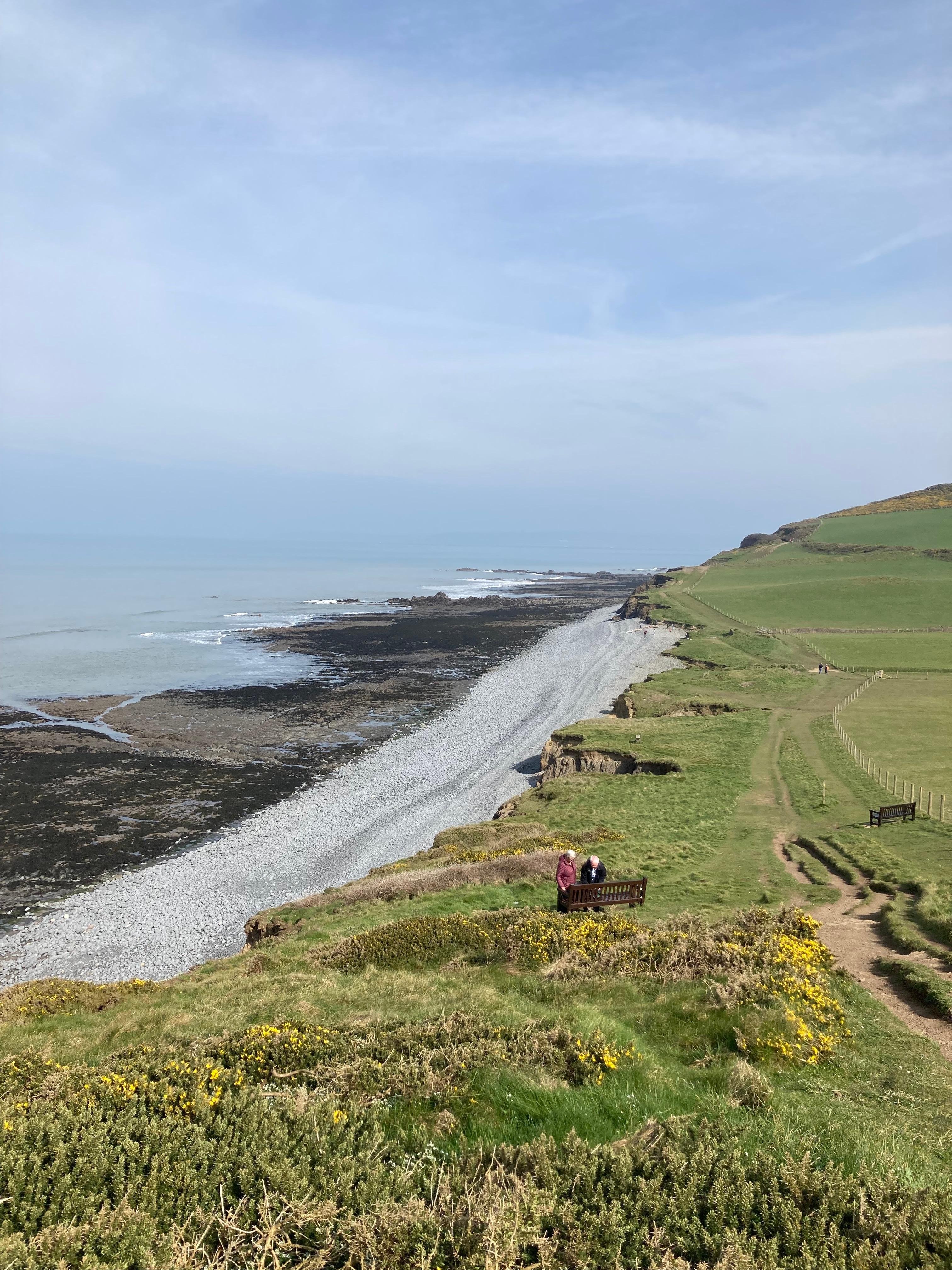 A short drive to coastal path walks. 