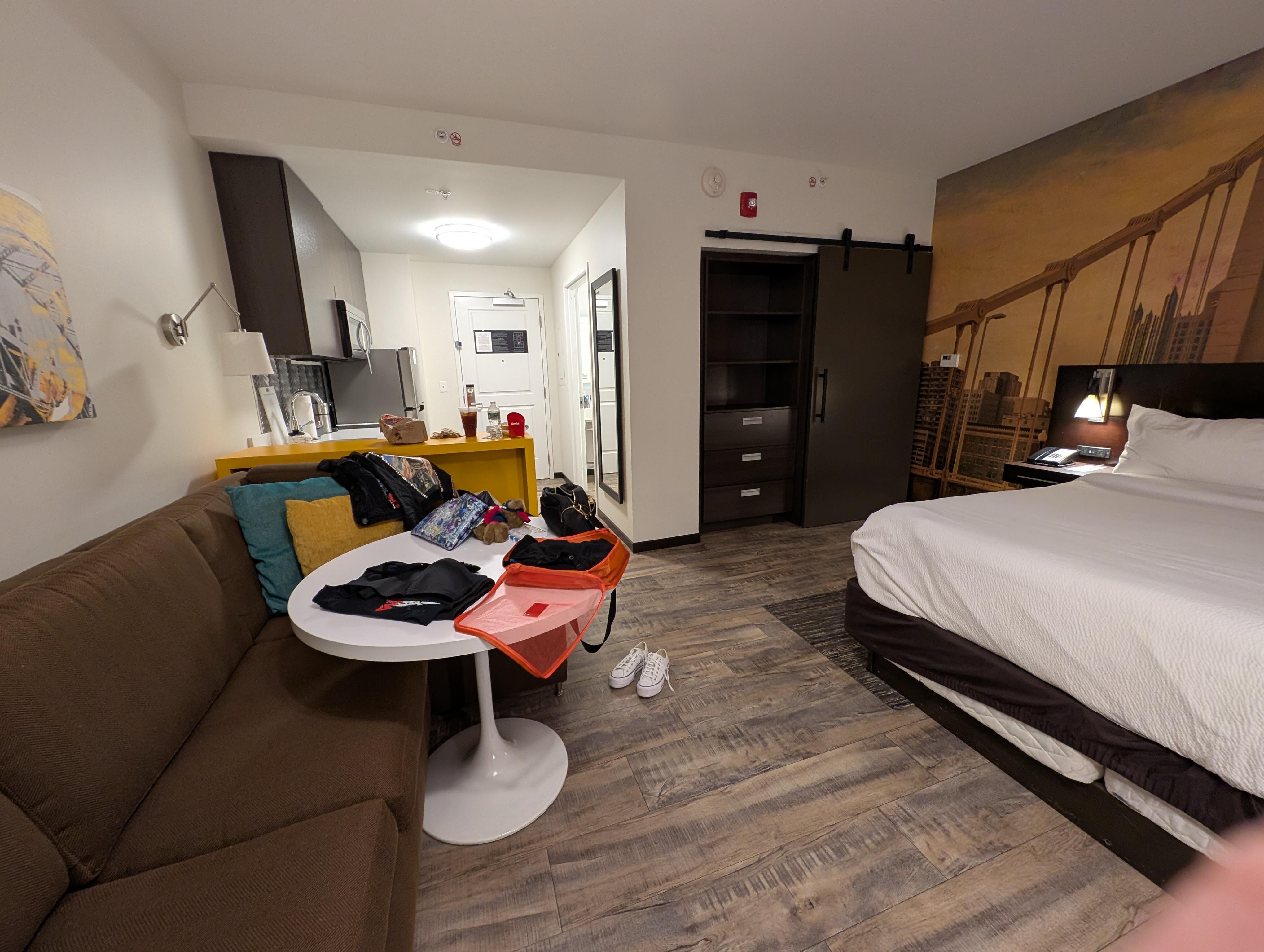 View from the same corner of the roo. But facing the sitting area looking toward the wardrobe/safe, and king sized bed.