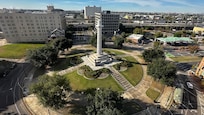 Round about monument in front of the hotel