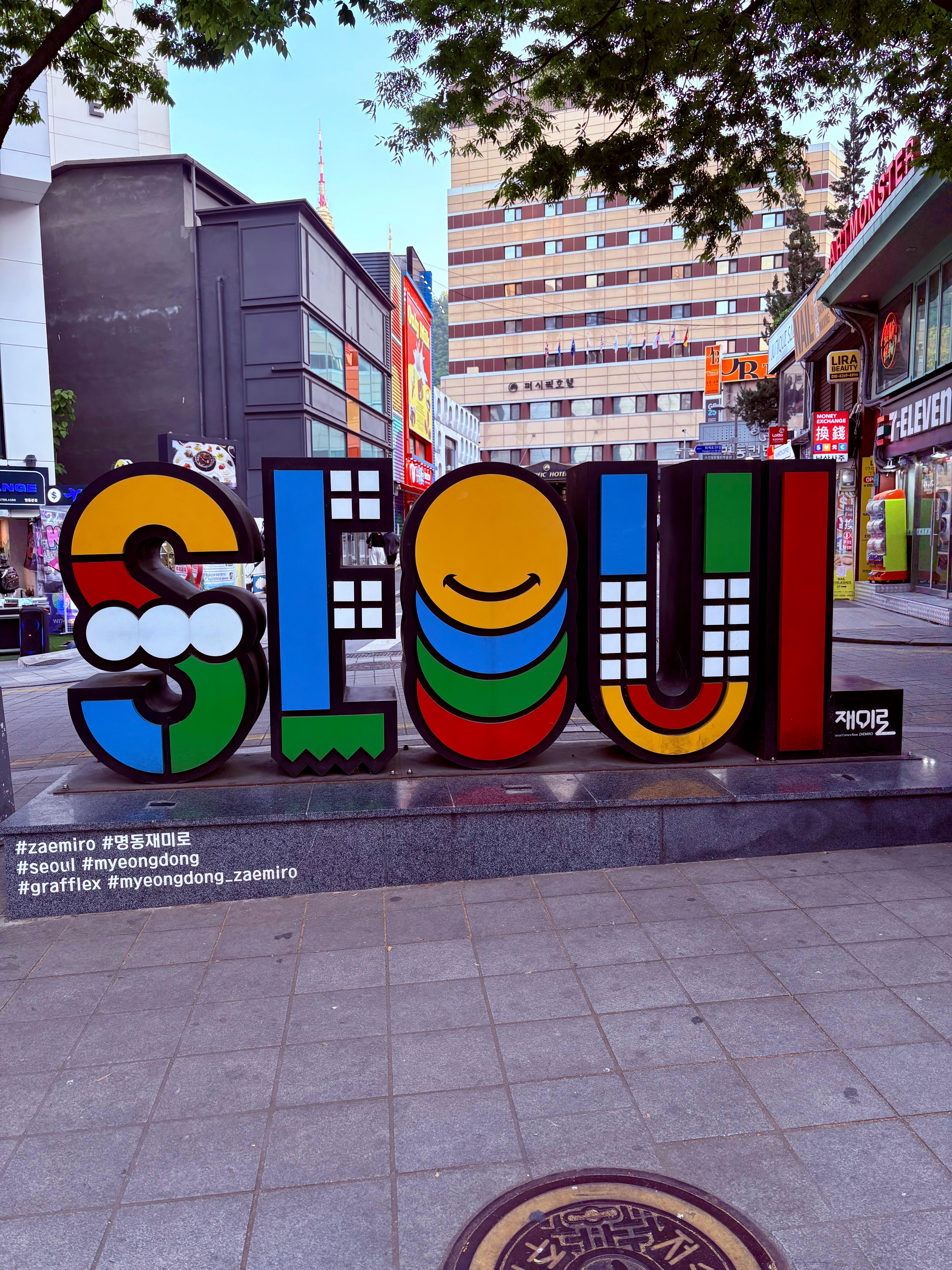 Hotellet ligger rett bak 