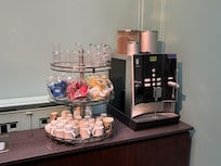 Coffee and tea bar