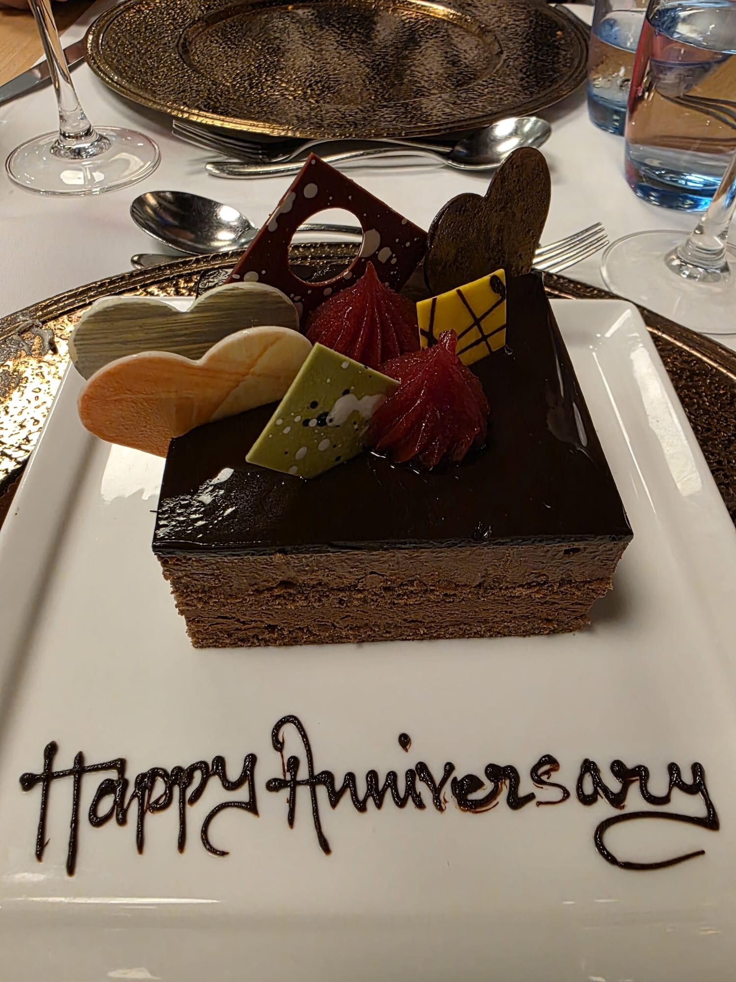 Surprised Anniversary Dessert 🍨 by RIU DUBAI 