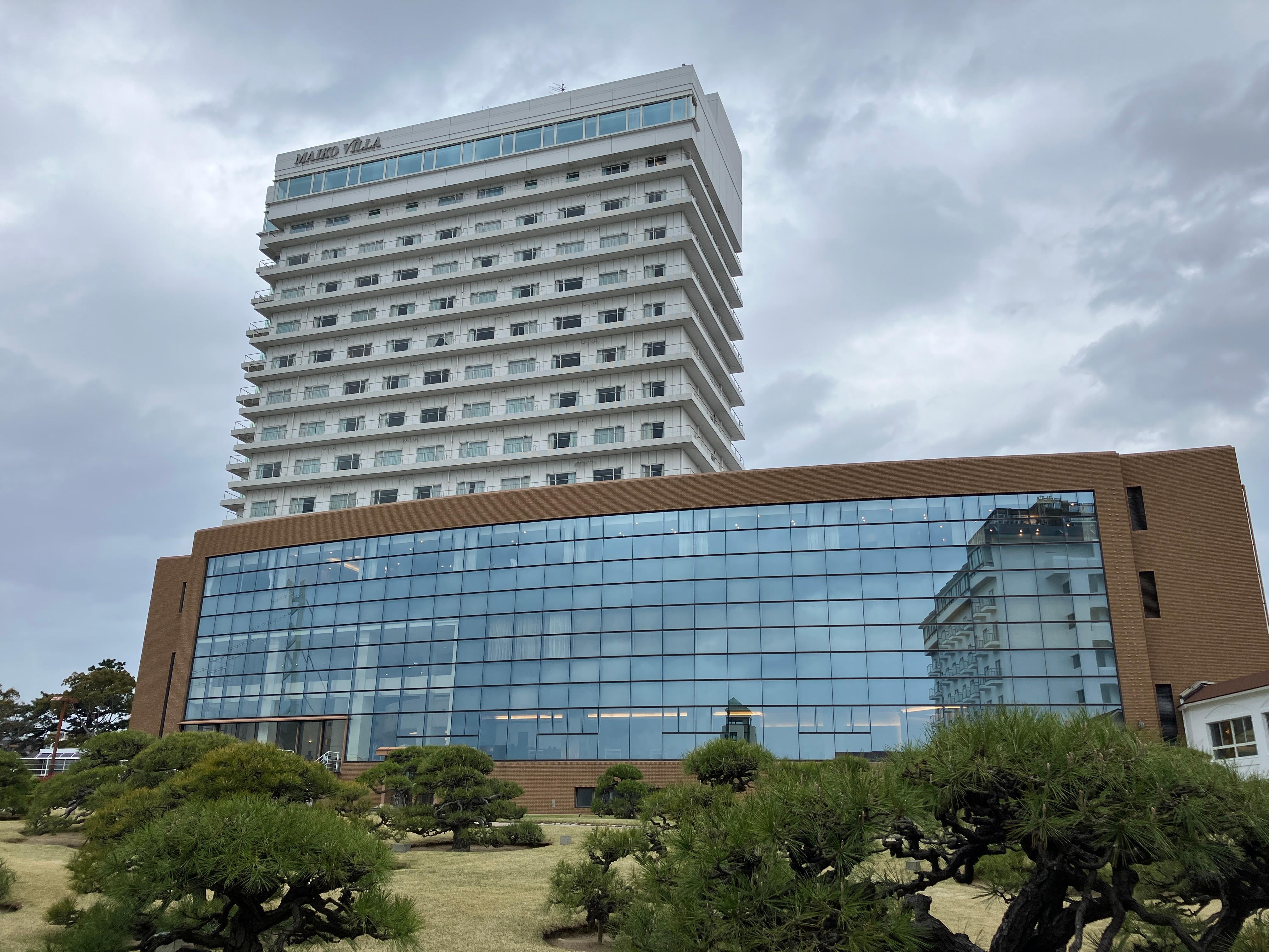 姫小松が植えられた中庭を散策できます。この日はたまたま天気が良くありませんでしたが、晴れた日はとても気持ちいいと思います。