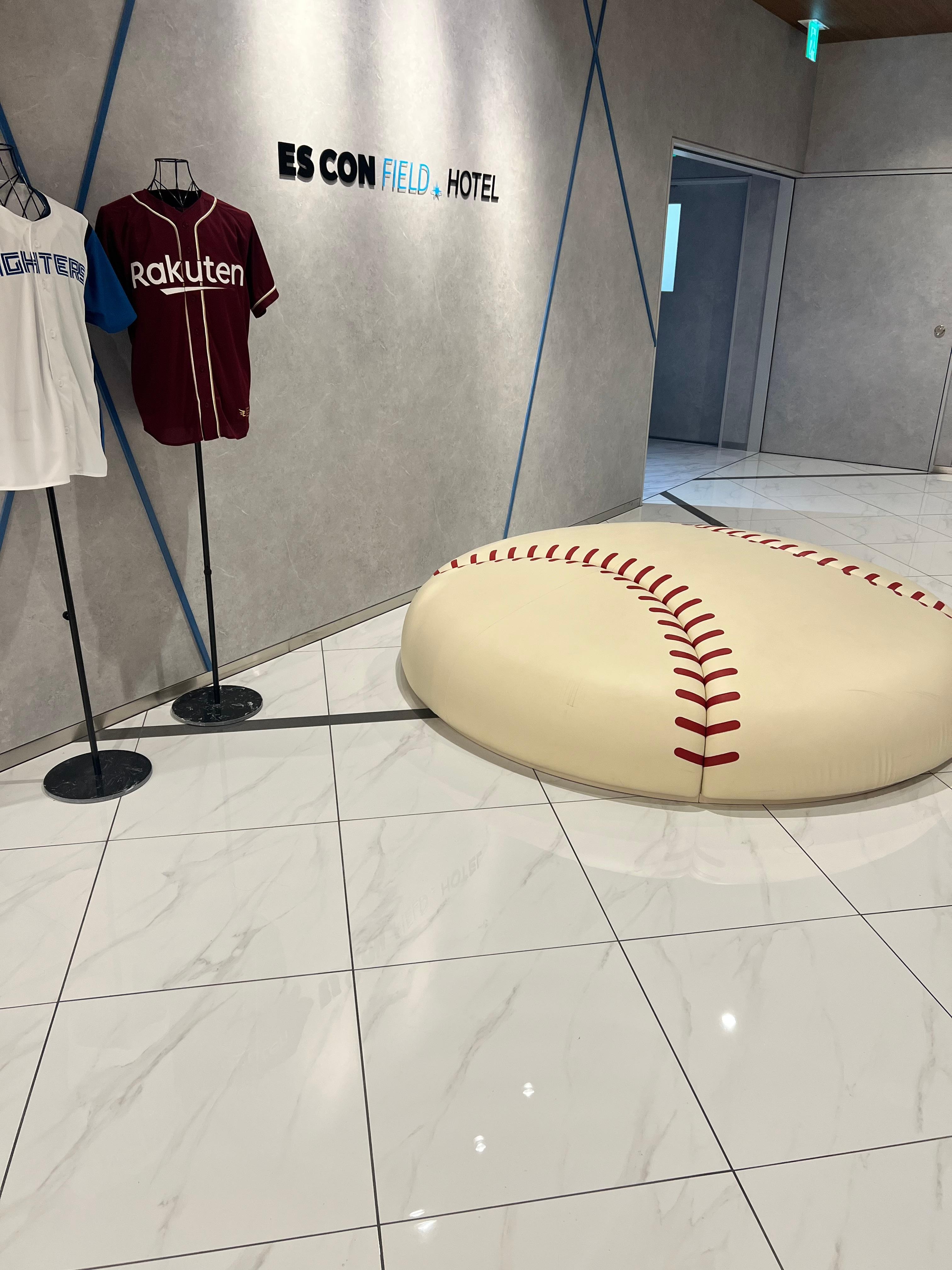 ロビーは野球仕様で可愛い