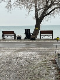 Would love to enjoy this view in the summertime