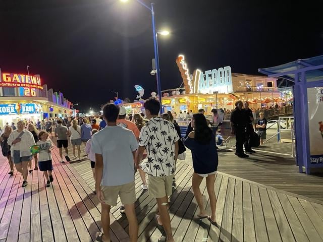 2 blocks away from the the famous boardwalk