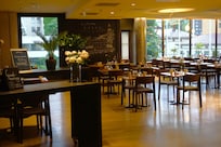 The breakfast room