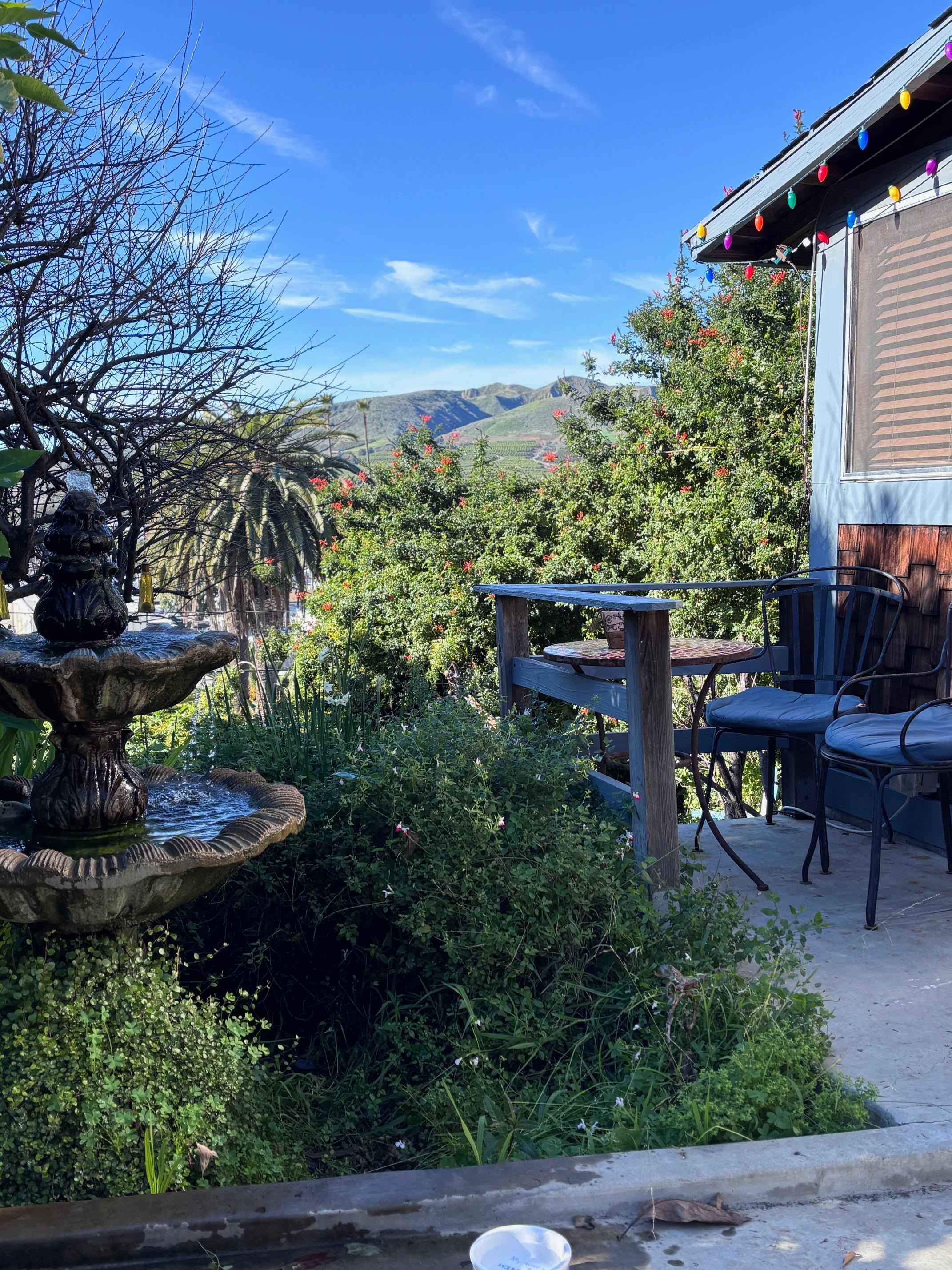 Morning coffee, afternoon tea, or evening wine.Lovely little getaway