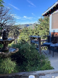 Morning coffee, afternoon tea, or evening wine.Lovely little getaway