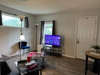 Living room (angle 1)