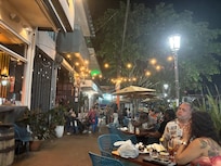 Localización del hotel en la plaza del pueblo de Rincon