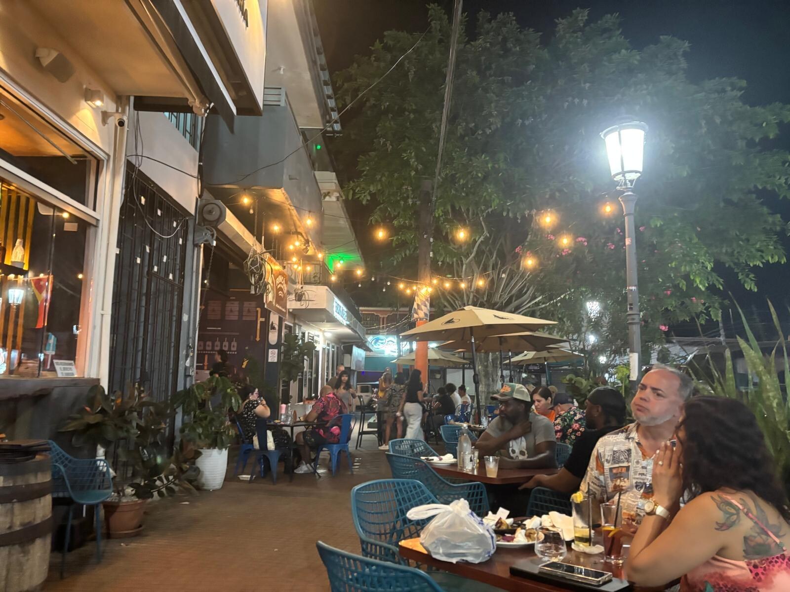 Localización del hotel en la plaza del pueblo de Rincon 