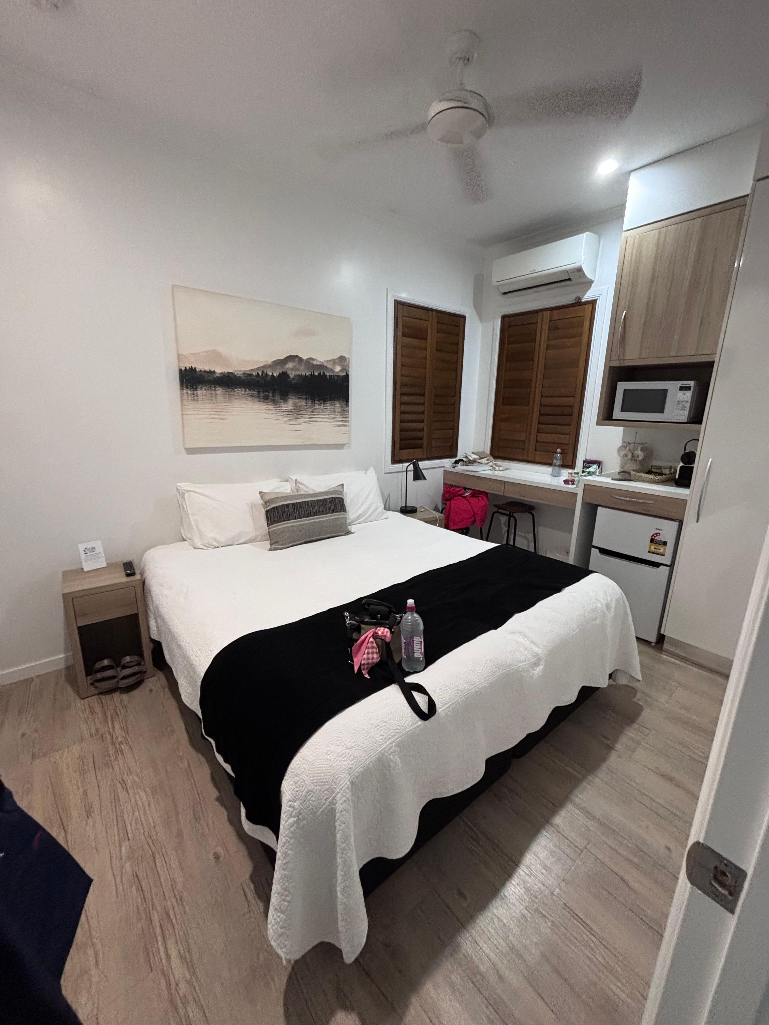 Cosy Cabin bedroom 