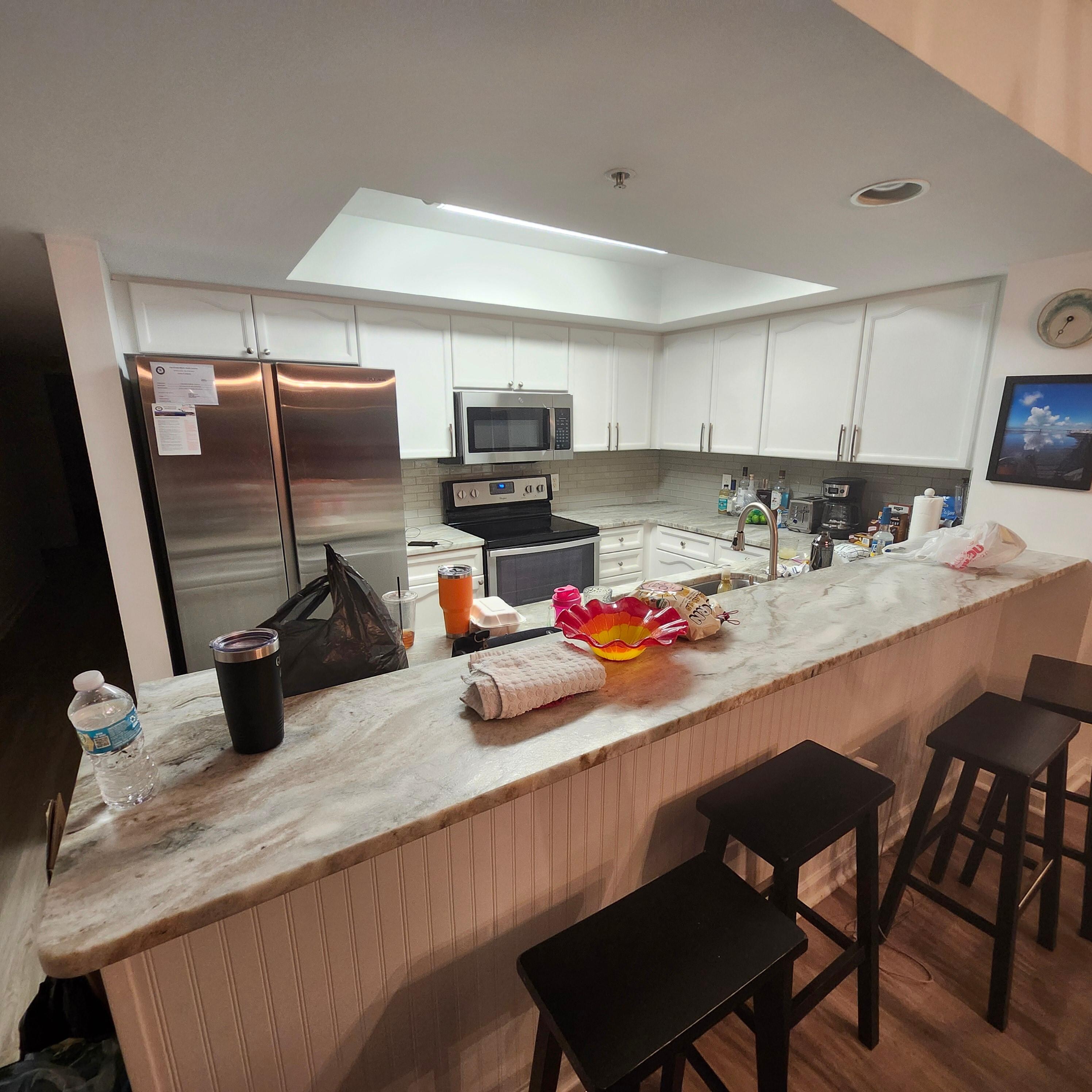 Full kitchen