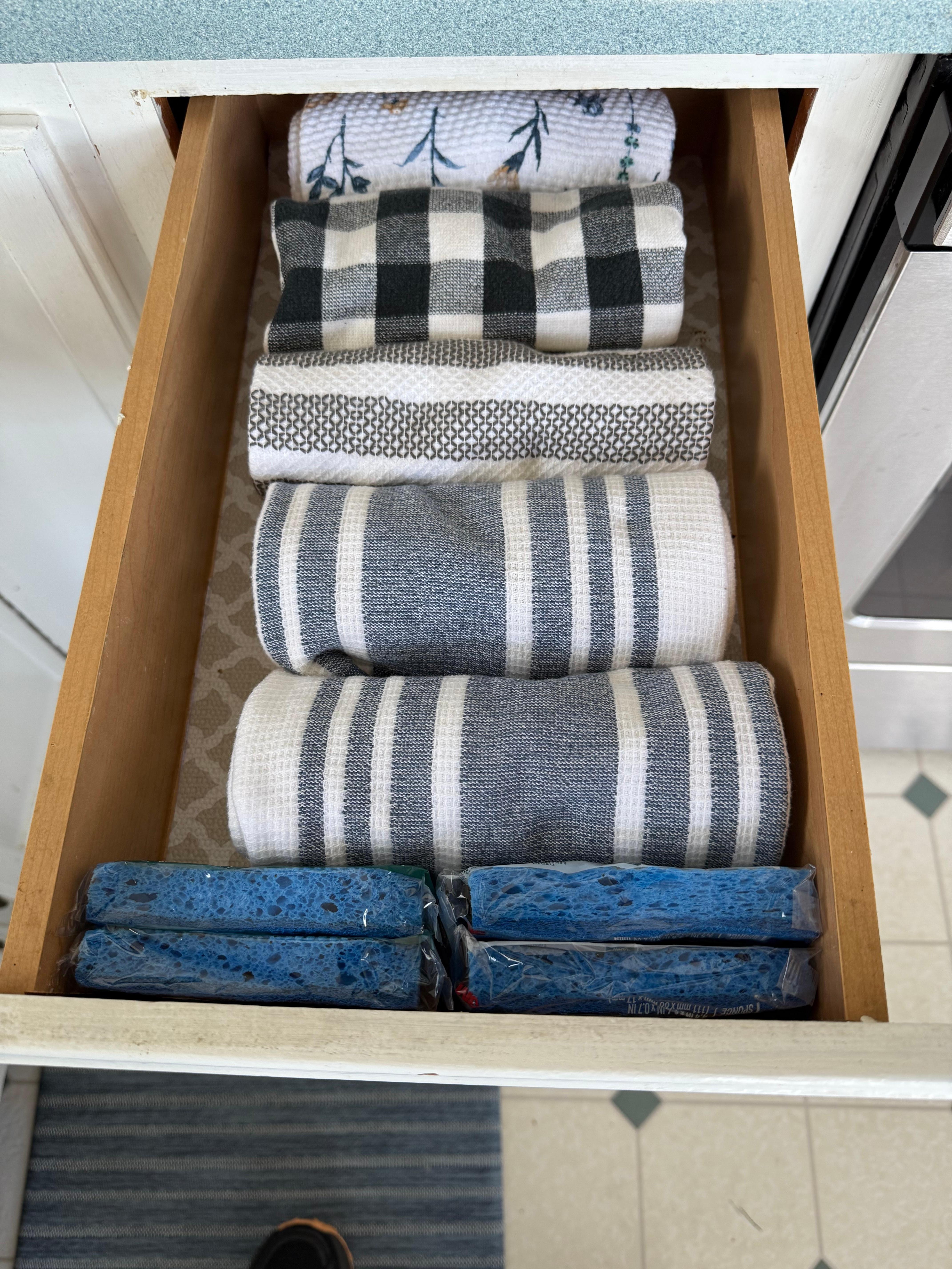 Delection of dish towels 