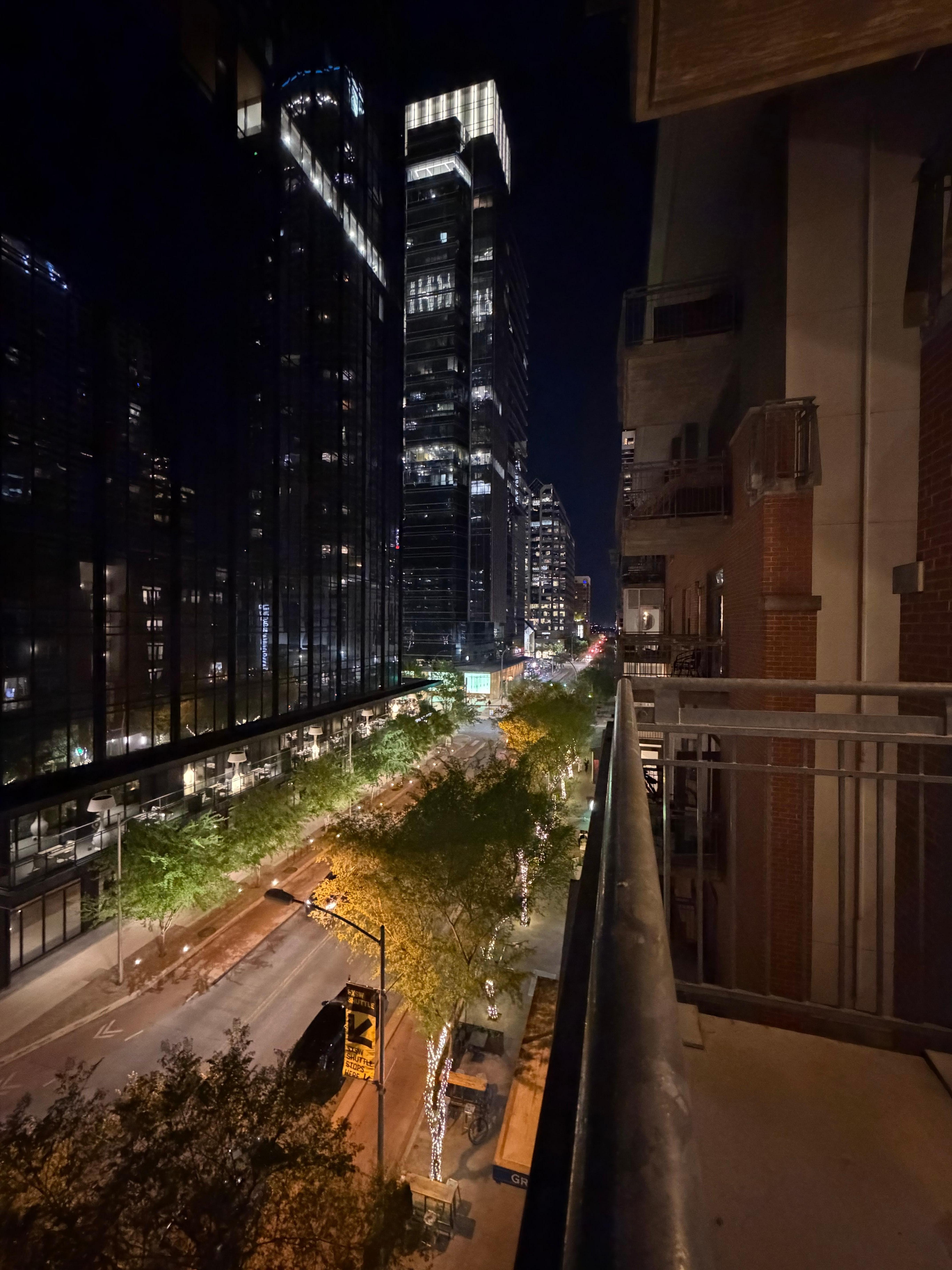 Great balcony views of the skyline. 