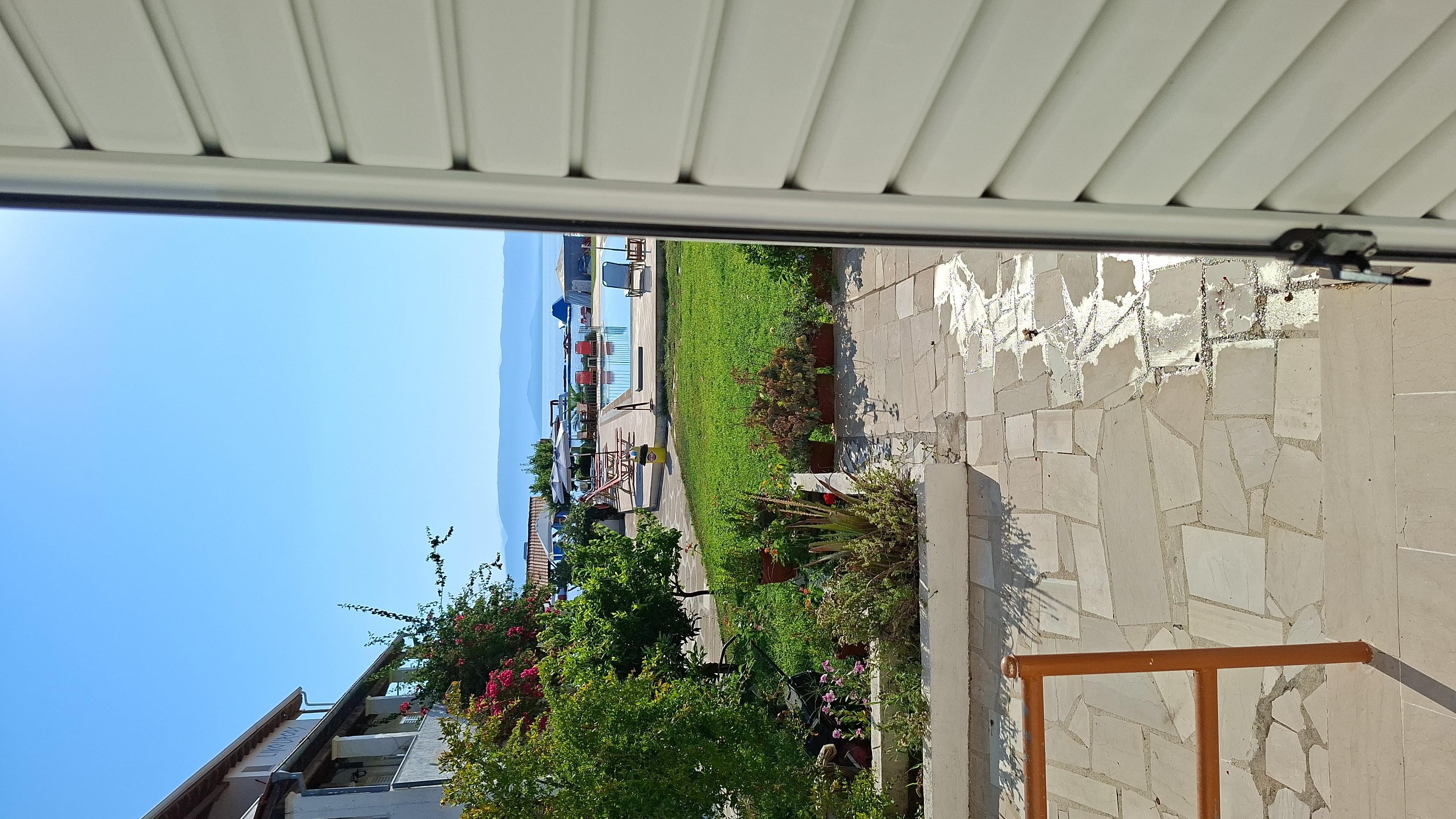 Sea and pool view