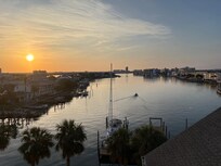 Fishing guide heading in to pick us up…☀️