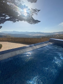 Utsikt från poolen.