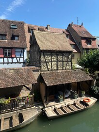 Udsigt til “Lille Venedig” direkte fra hotelværelserne