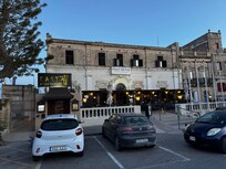 Facaden ud mod p-plads