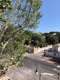 4층 객실 발코니에서의 전망