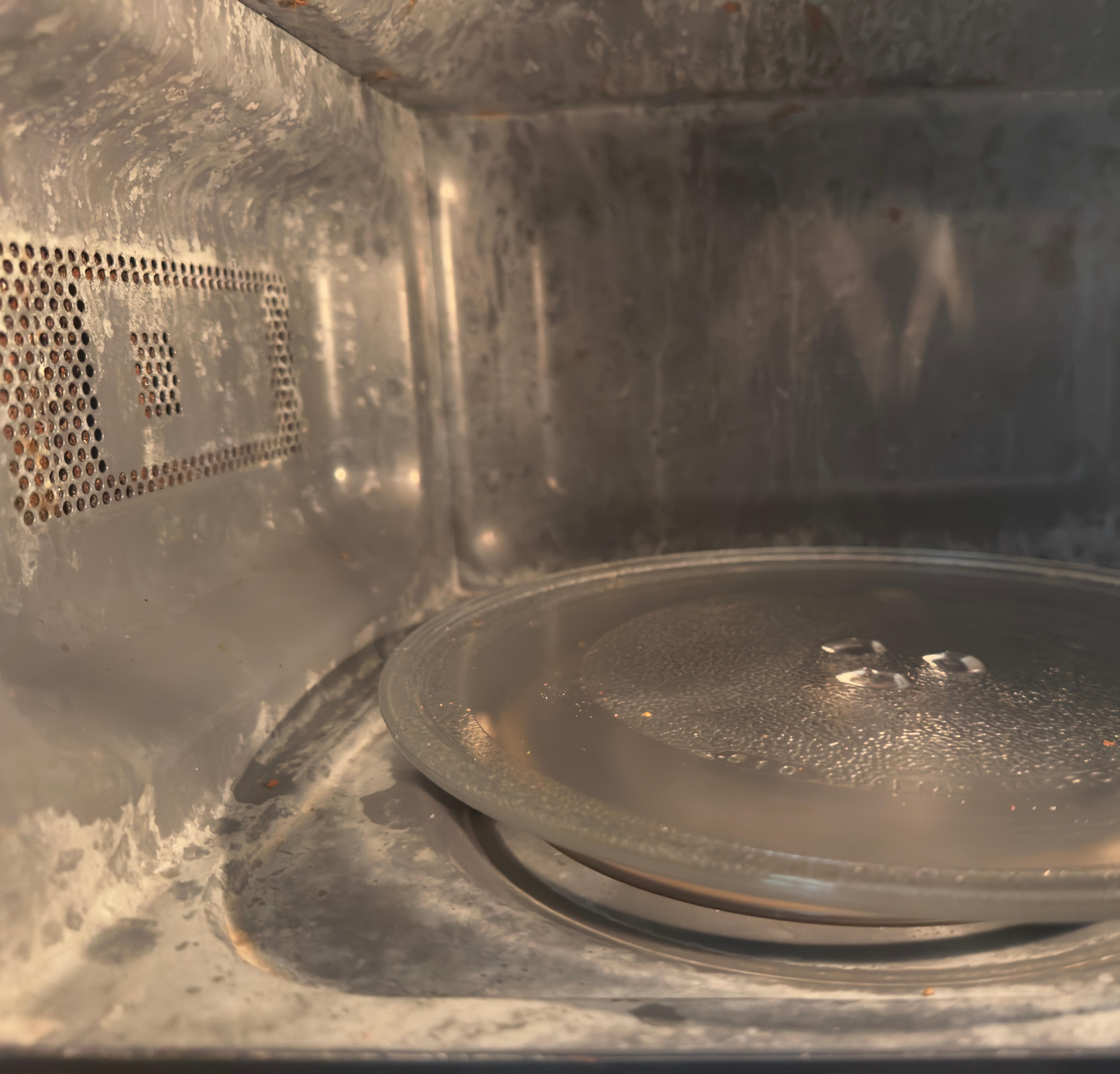 Dirty microwave (not cleaned)