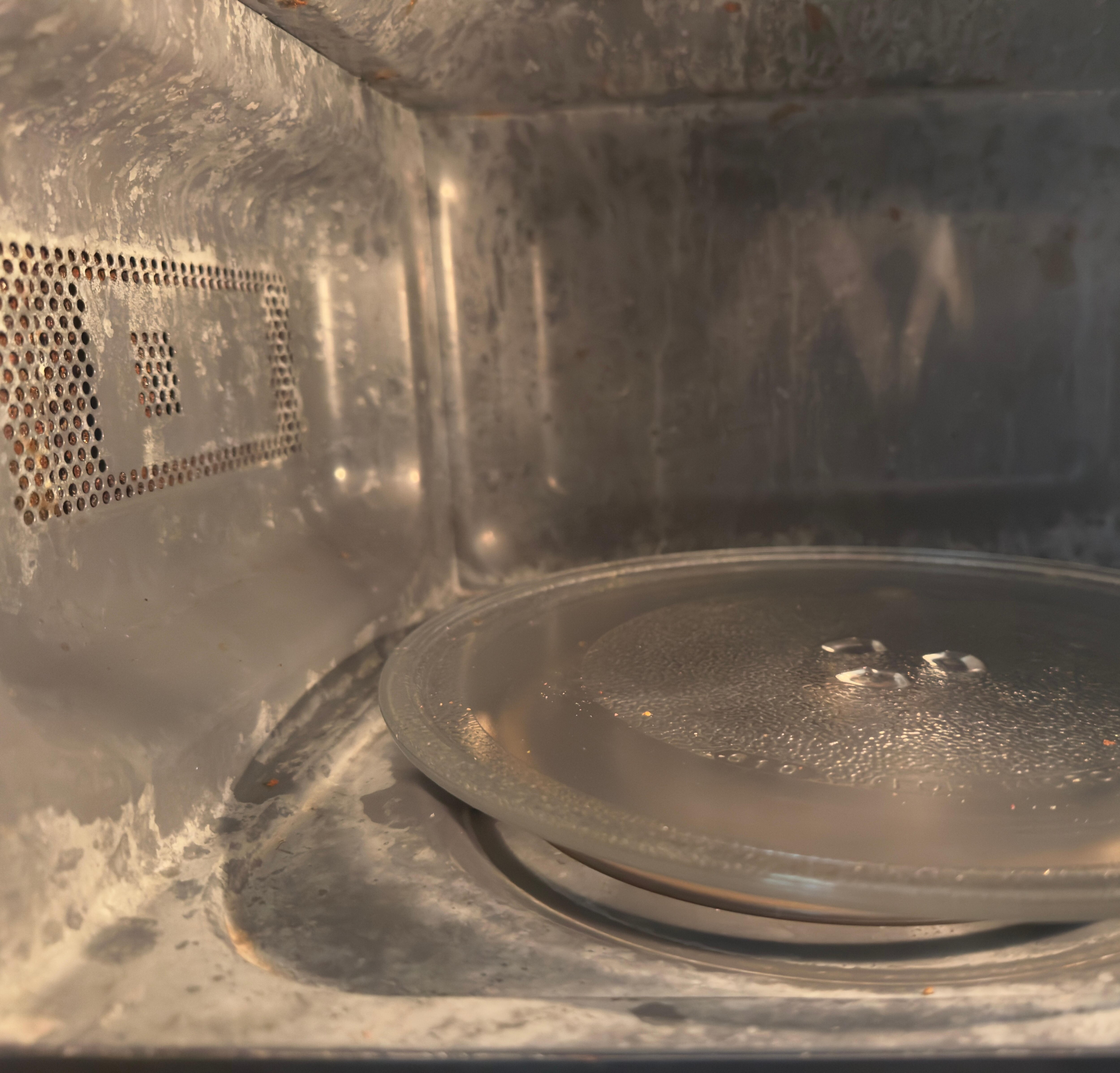 Dirty microwave (not cleaned)