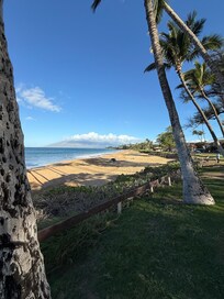 Kameole 1 beach across the street
