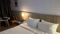 king size bed.