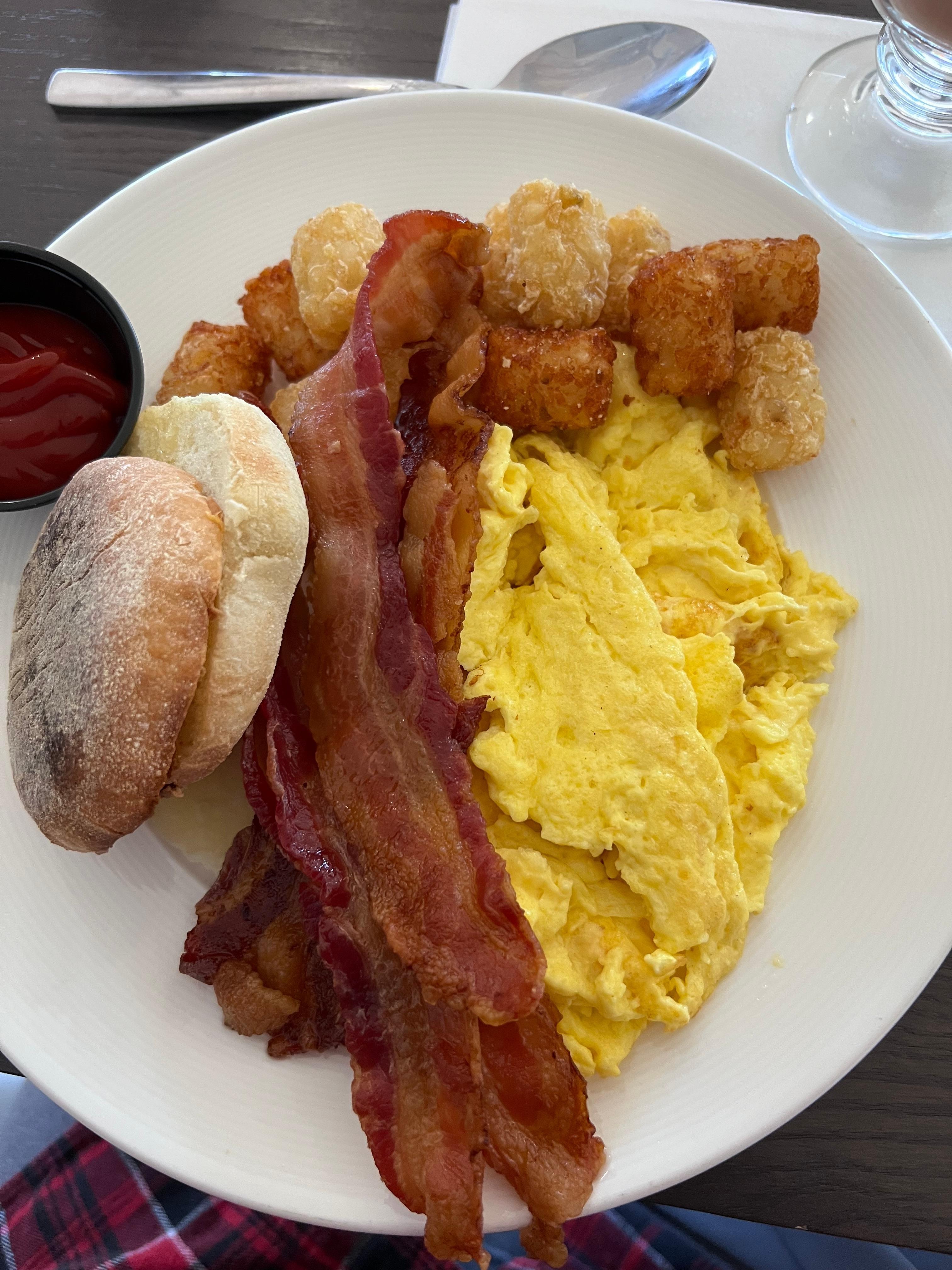 I had The Pell for breakfast. Generous servings and made perfectly. 