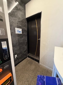 フロント横のバゲージスペース