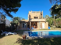 Alles in allem ein rustikales, liebevoll eingerichtetes und gemütliches Anwesen.