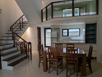 Villaを入ると1階はキッチンとリビング