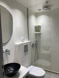 Small but functional bathroom.