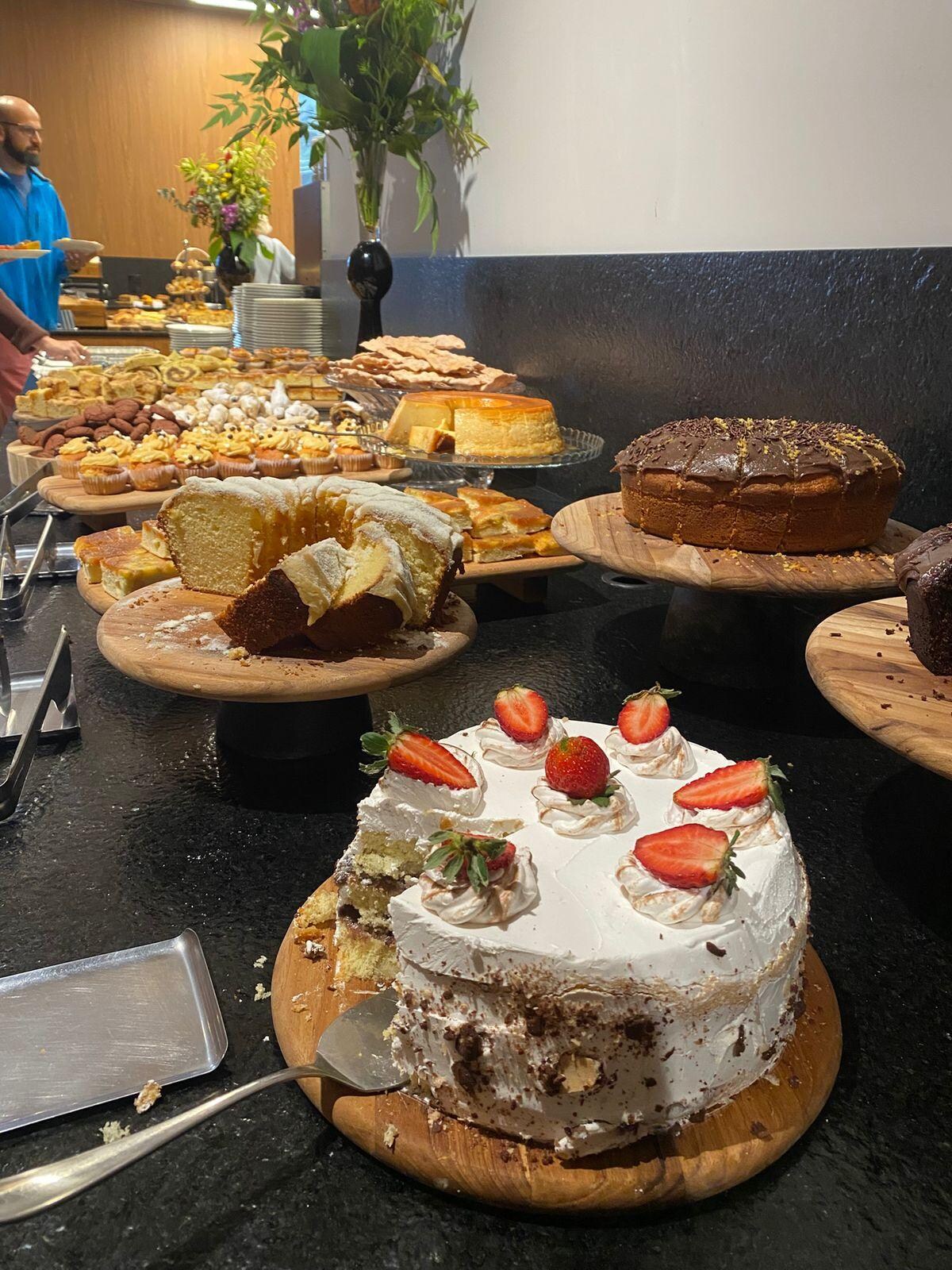 Mesa de doces do café da manhã!
