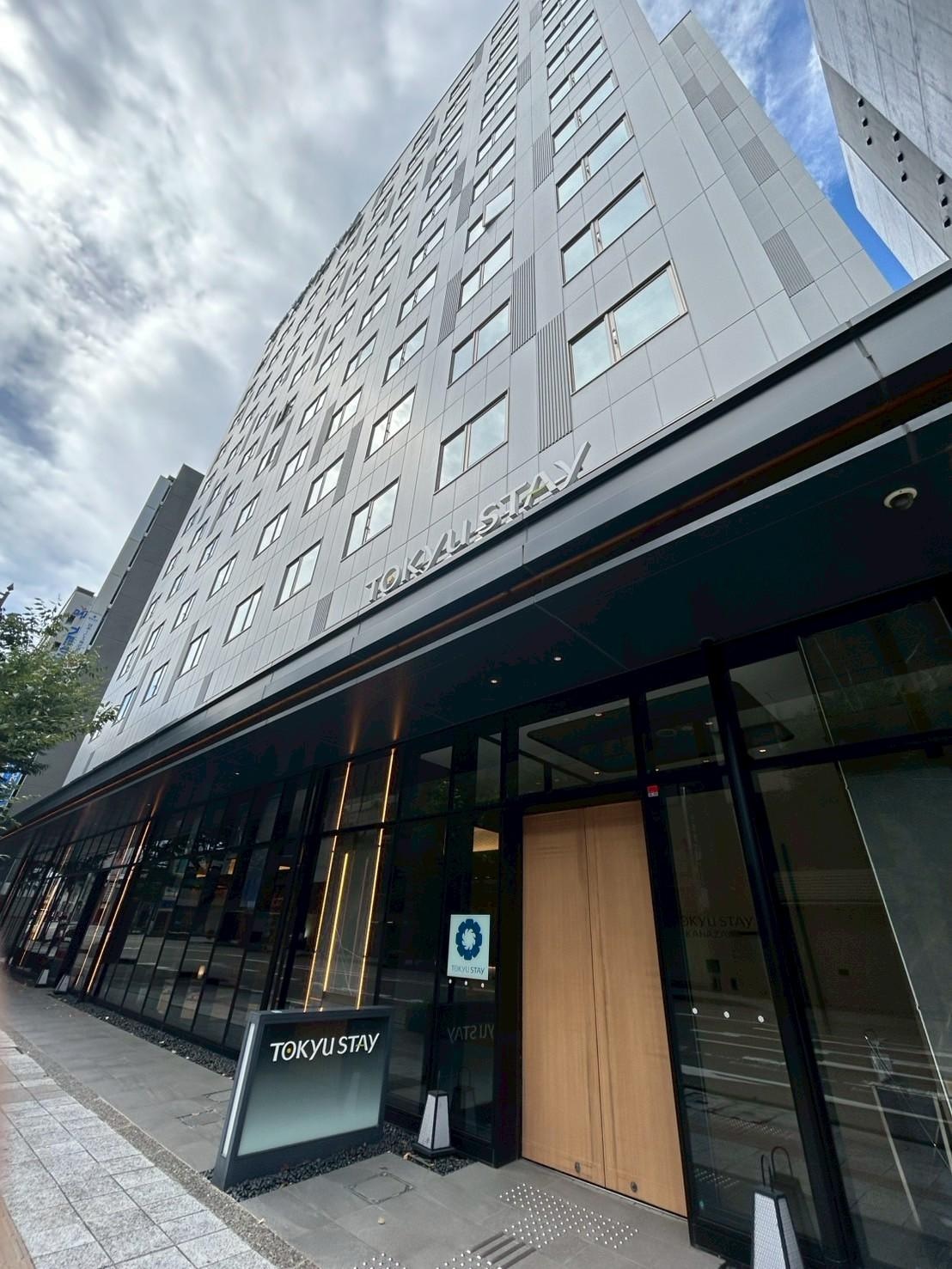 百万石通りに面した外観