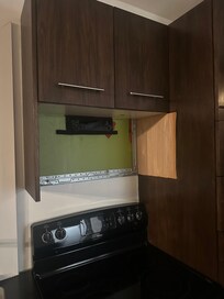 Microwave not installed.