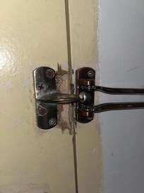 Room door lock condition