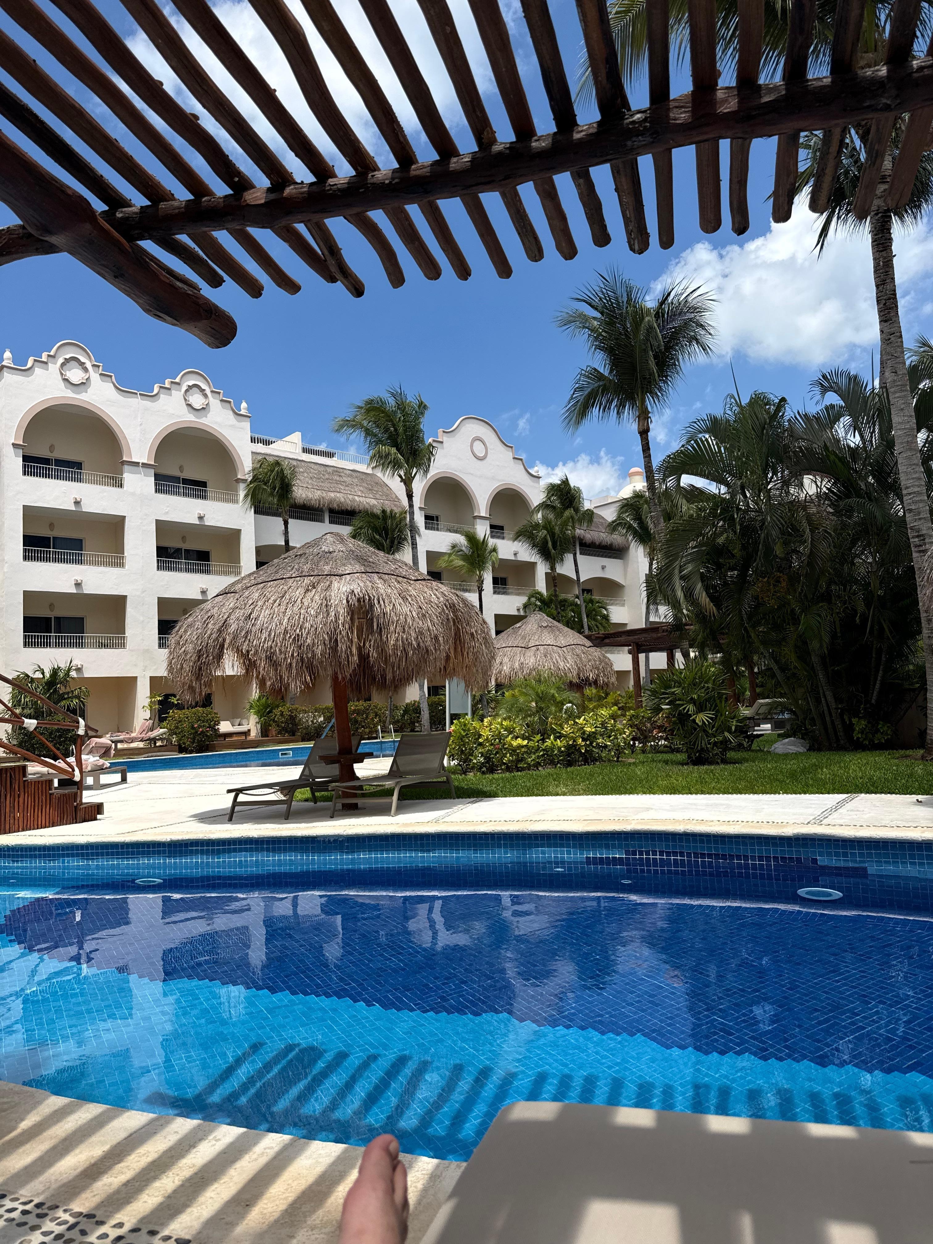 Practically all by ourselves at this pool. 