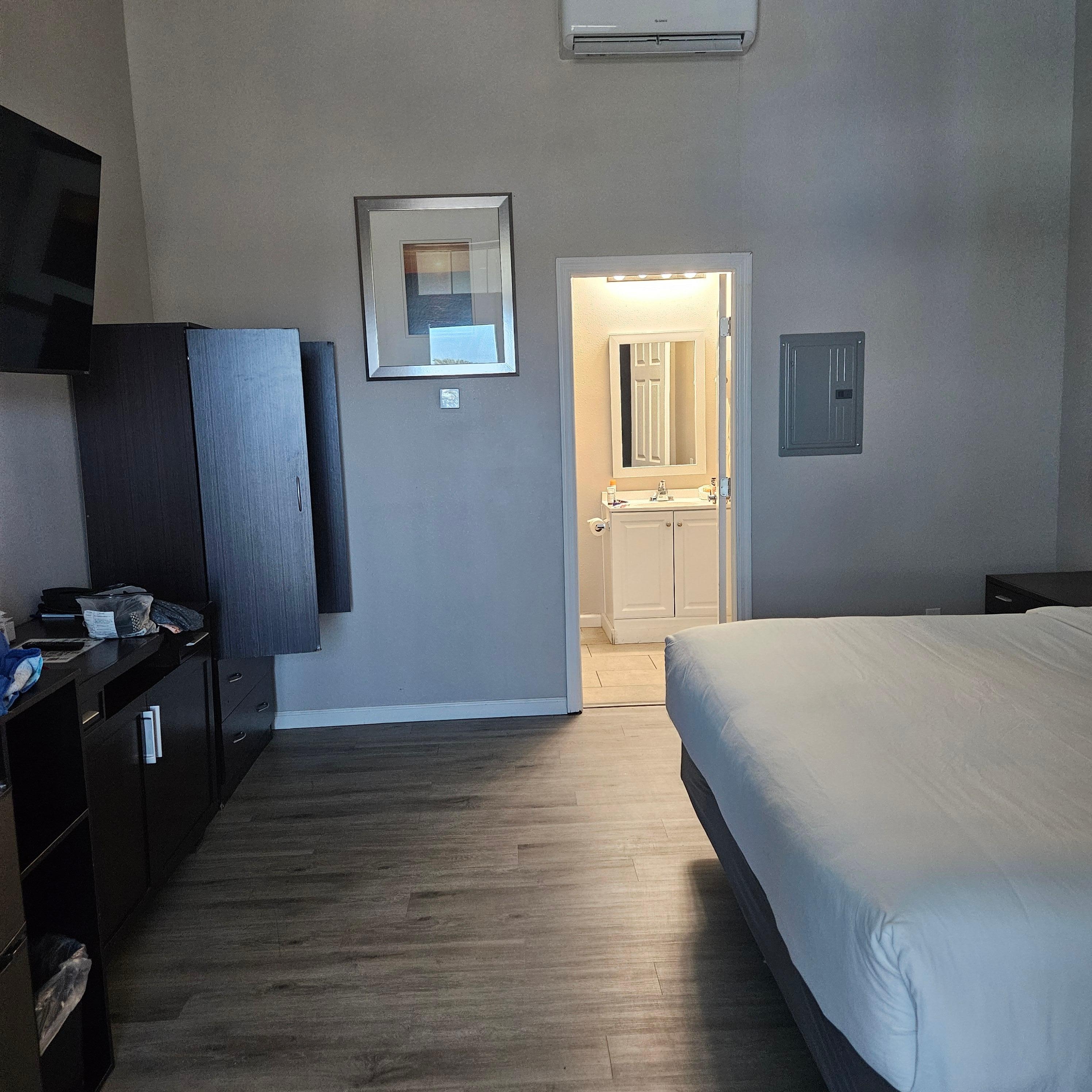 Microwave fridge freezer 