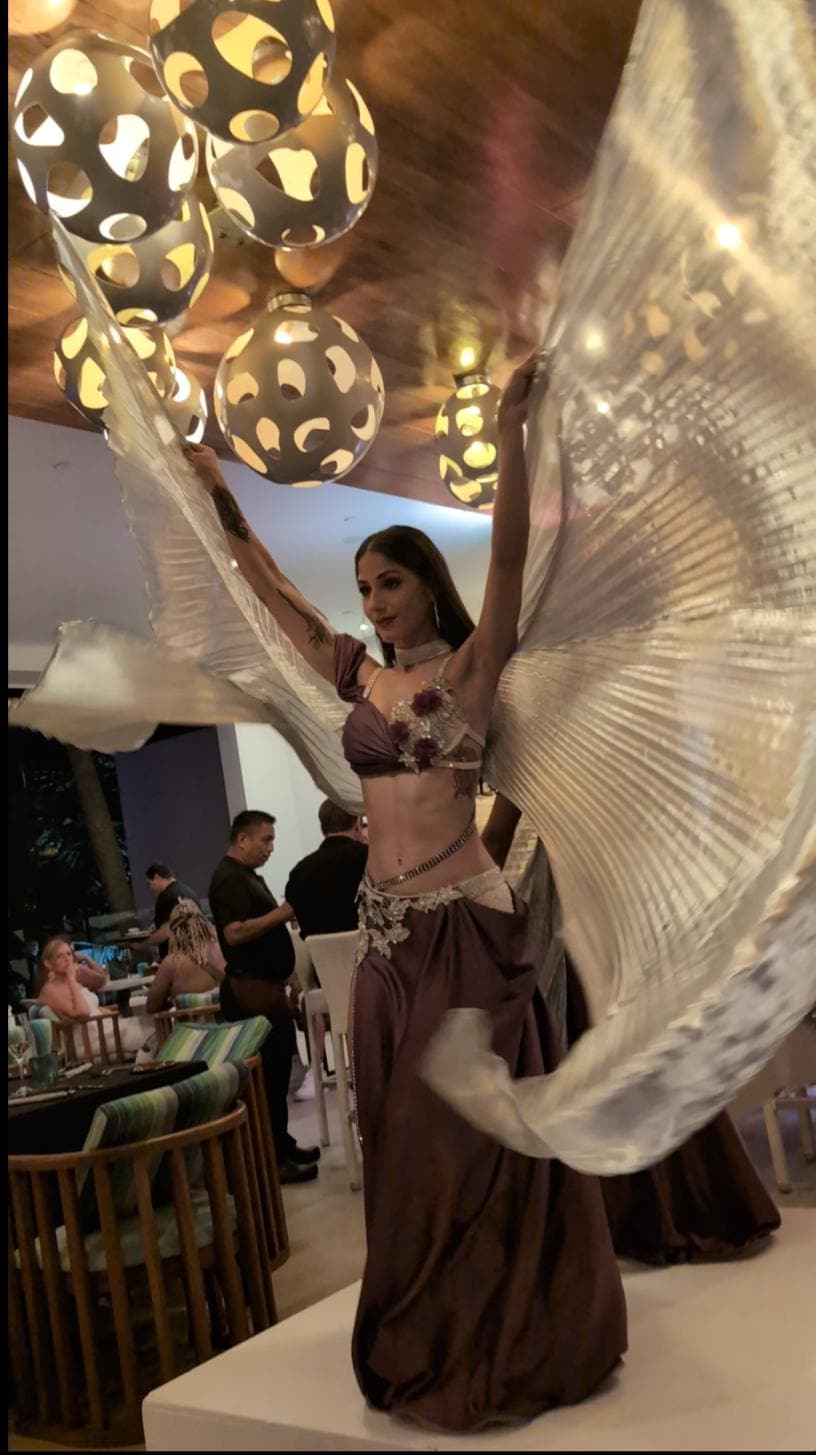 Khaliji night at the strip grill 