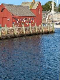 Motif 1 is a short walk from the cottage.