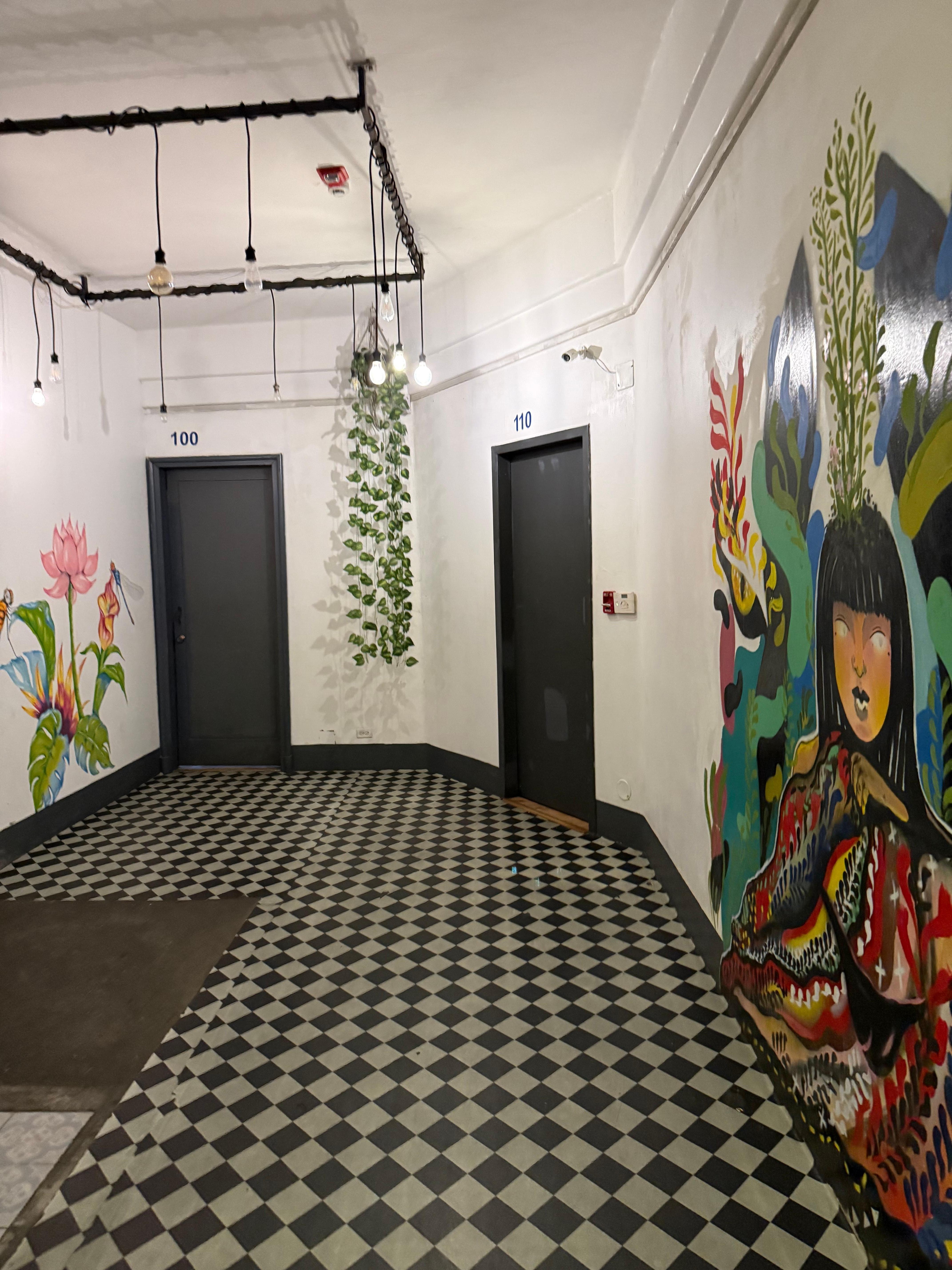 Floor, walls, dirty an elevator that doesnt work