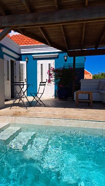 Plunge pool!