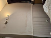 Est-ce que cela correspond à un 3 étoiles, état sale dû à l’humidité et manque de ventilation