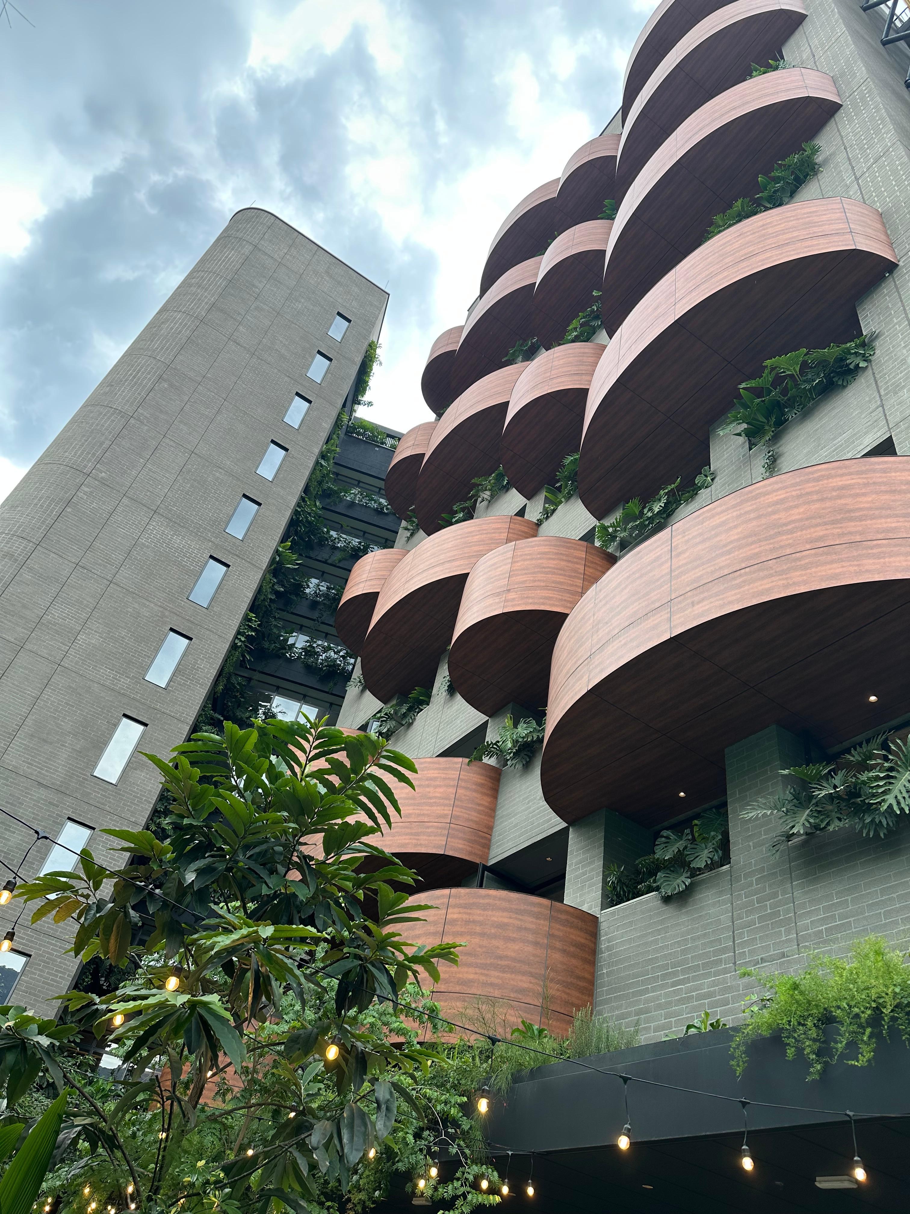 Desde el piso del lobby