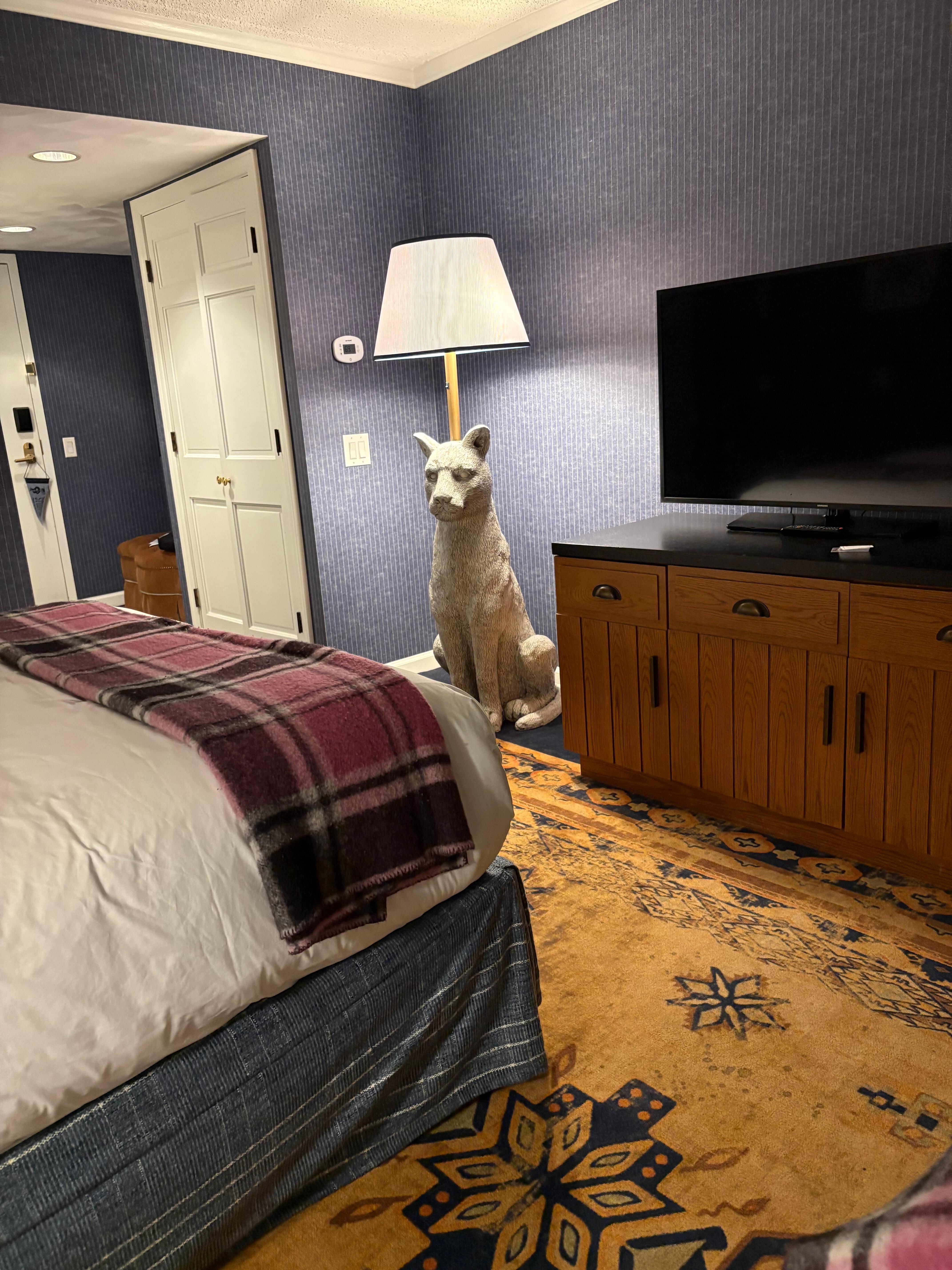 Love the nittany lion lamp!