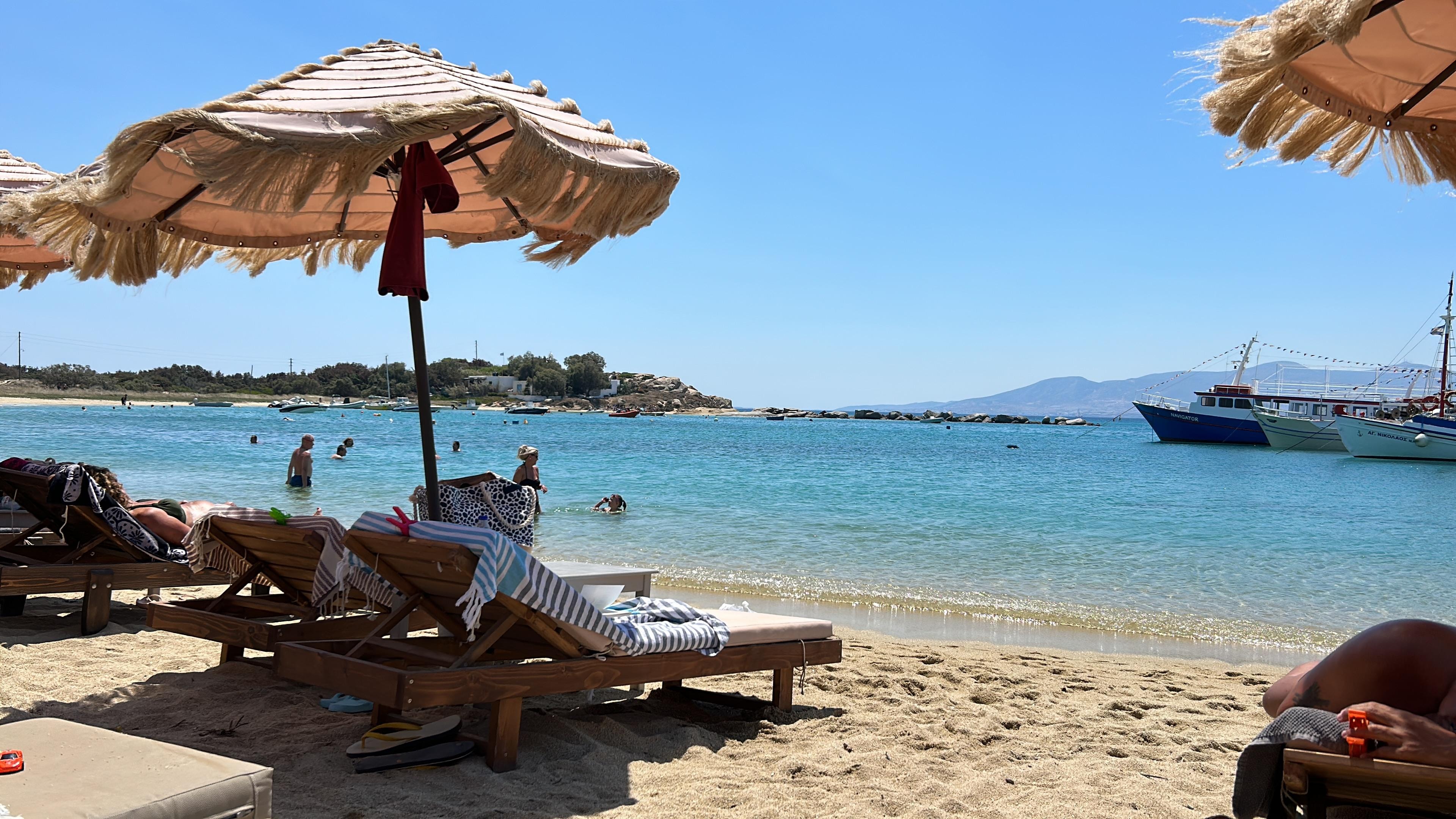 La spiaggia davanti l’hotel